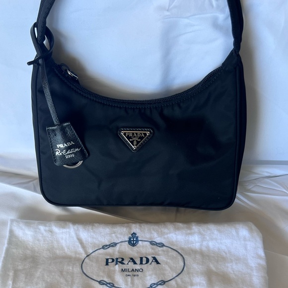 Prada Re-edition 2000 Handbag - Picture 8 of 15